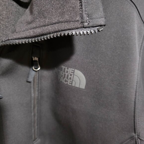 The North Face Men’s Apex Risor Jacket In TNF Black - Picture 2 of 10